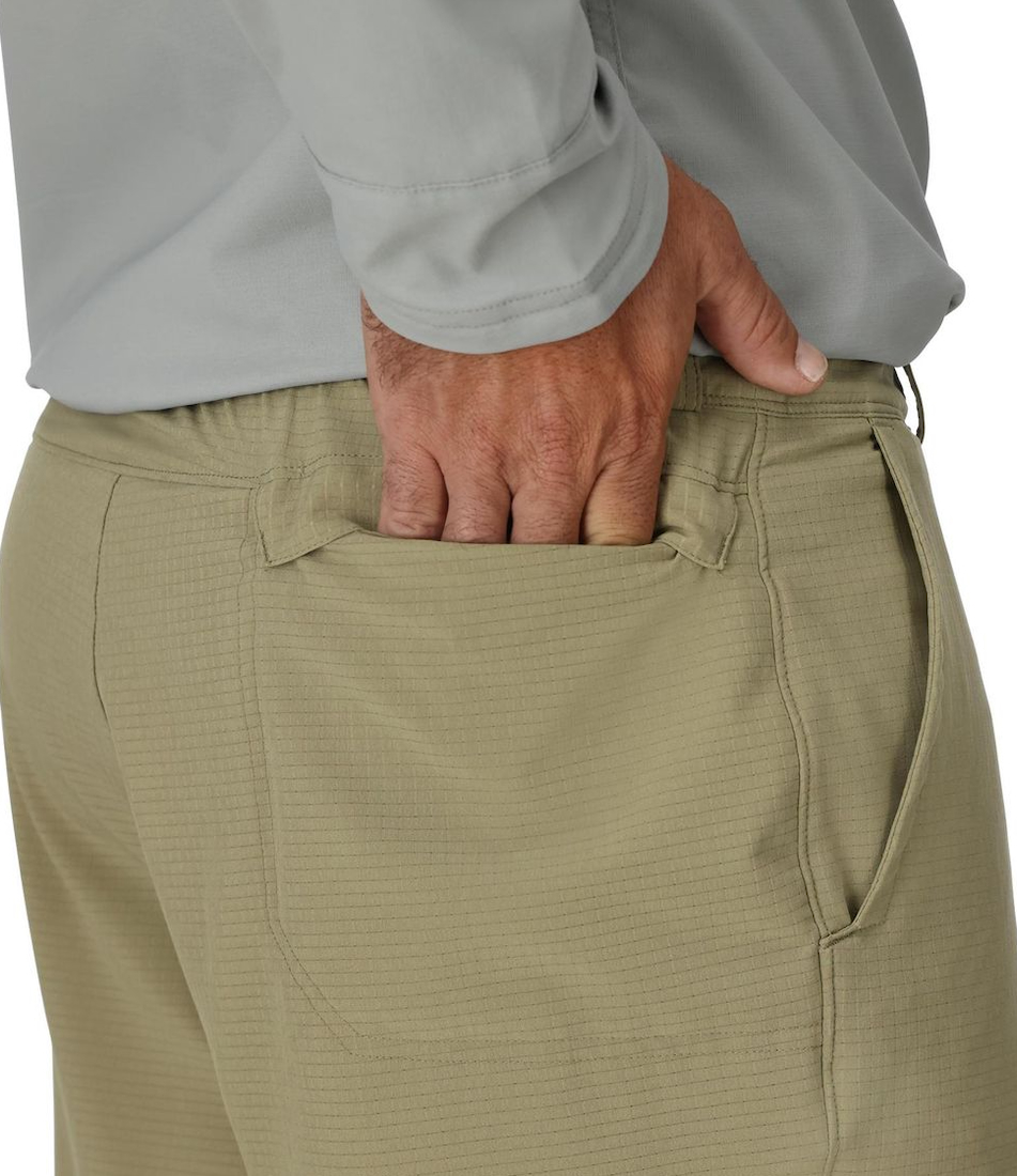 P-28394_Simms_Latitude_BiComp_Bottom_Wetwading_Shorts_Bay_Leaf_4 Beispiel Bay Leaf