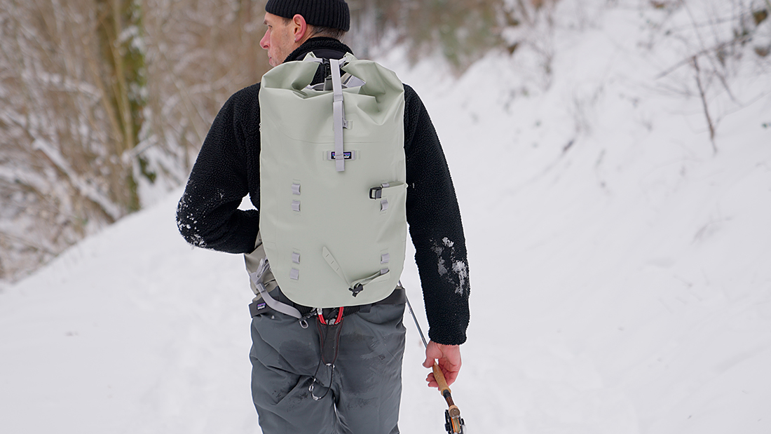 Patagonia_Guidewater_Disperser_Roll_Top_SLVG_Lifestyle_1 Beispiel SLVG
