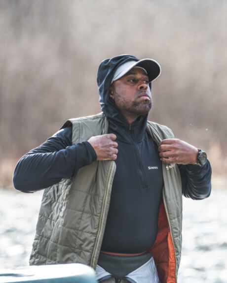 Simms_fall_run_vest_lifestyle_2