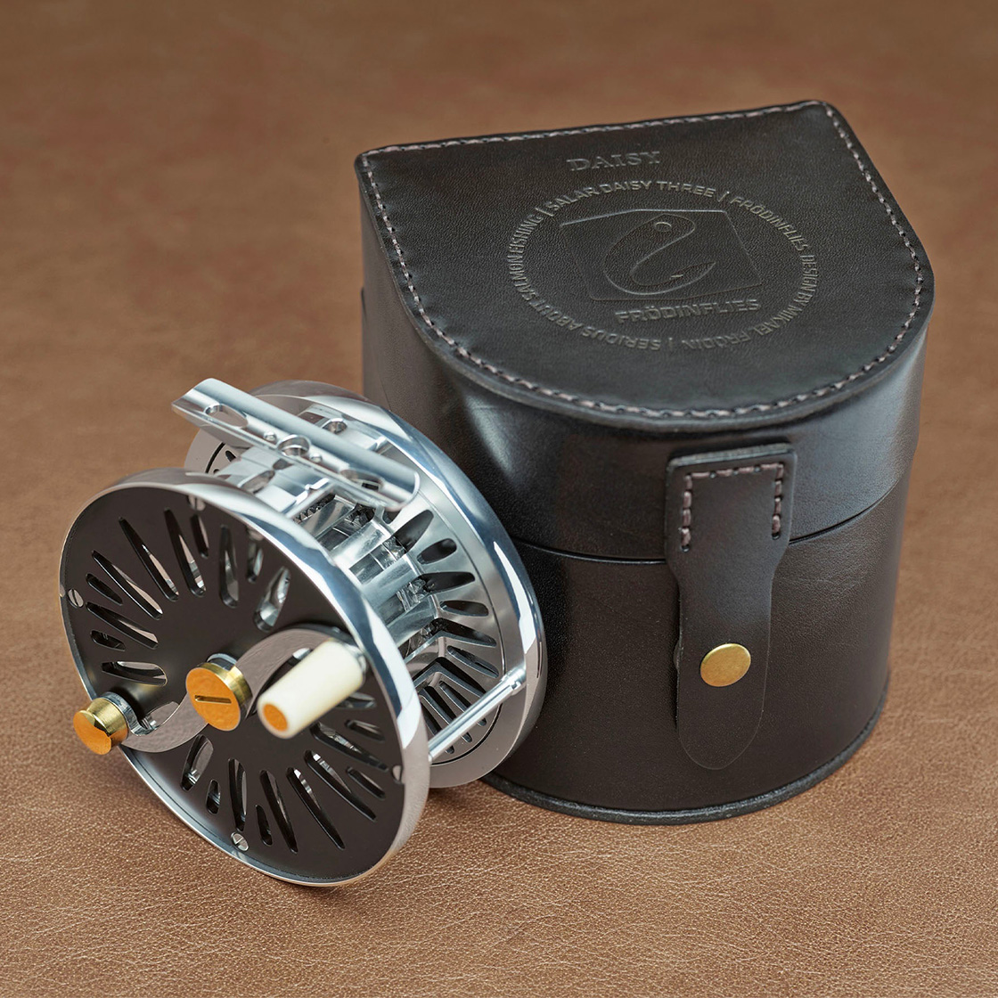 P-28457_Frodin_Salar_Daisy_Reel_Fliegenrolle_black_4 Example (Color: Black)