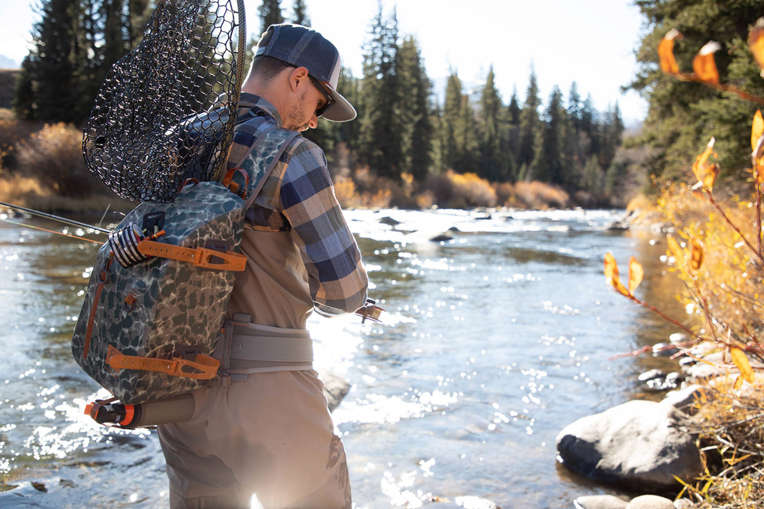Fishpond_Thunderhead_Submersible_Sling_Eco_Promo_2