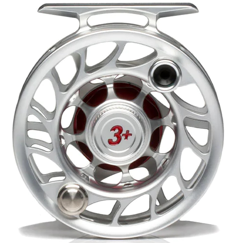 P-23100_Hatch_Iconic_Fliegenrolle_largeArbor_Clear-Red_ 3Plus