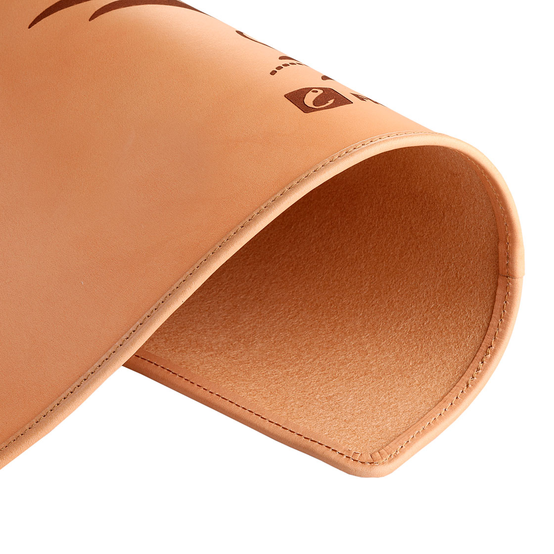 P-18770_frodin_leather-table-cover_natural-tan_detail