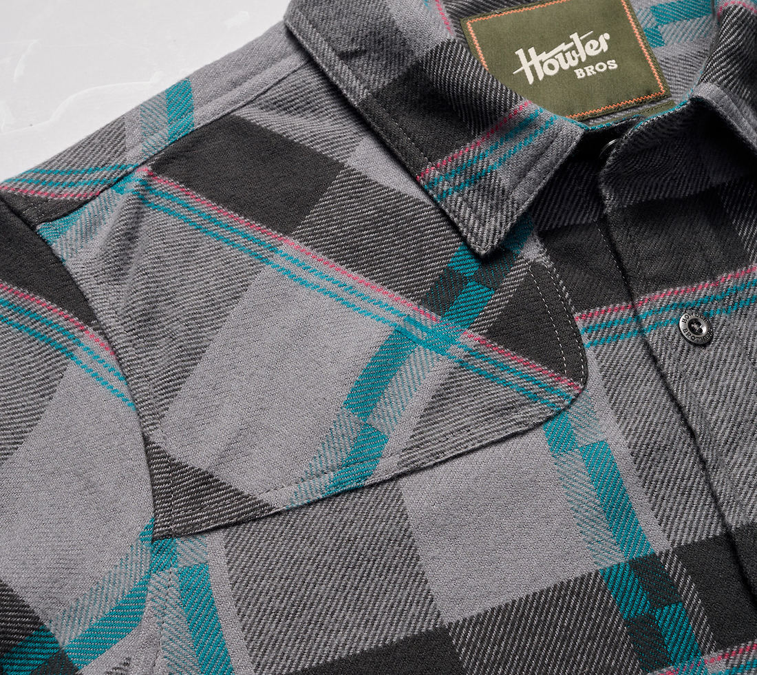 media/image/P-26008_Howler_Brothers_Harkers_Flannel_Shirt_Backdrop_Plaid_Greystroke_3.jpg