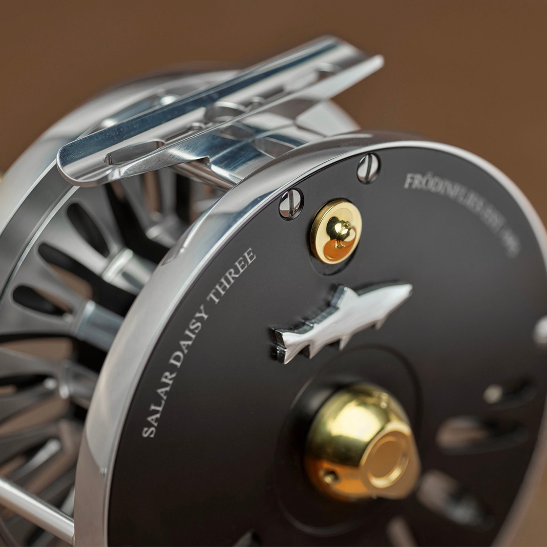 P-28457_Frodin_Salar_Daisy_Reel_Fliegenrolle_black_2 Example (Color: Black)