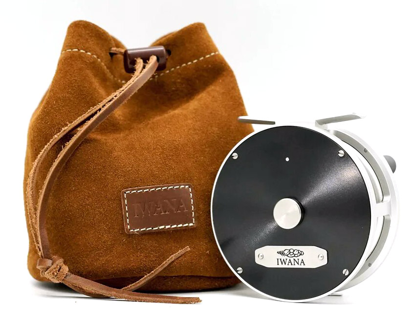 Iwana_Trout_Fliegenrolle_black_silver_1