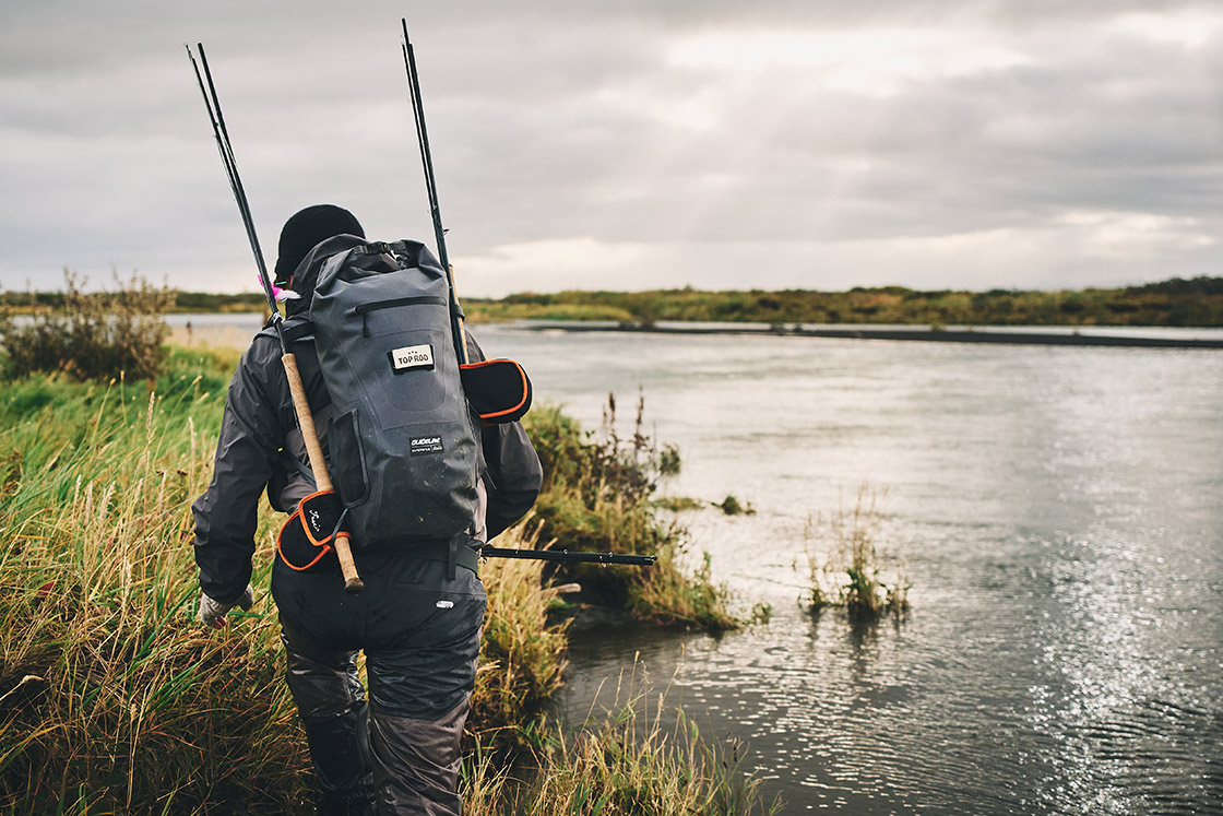 P-27886_Guideline_Experience_Waterproof_Rolltop_21_Backpack_8