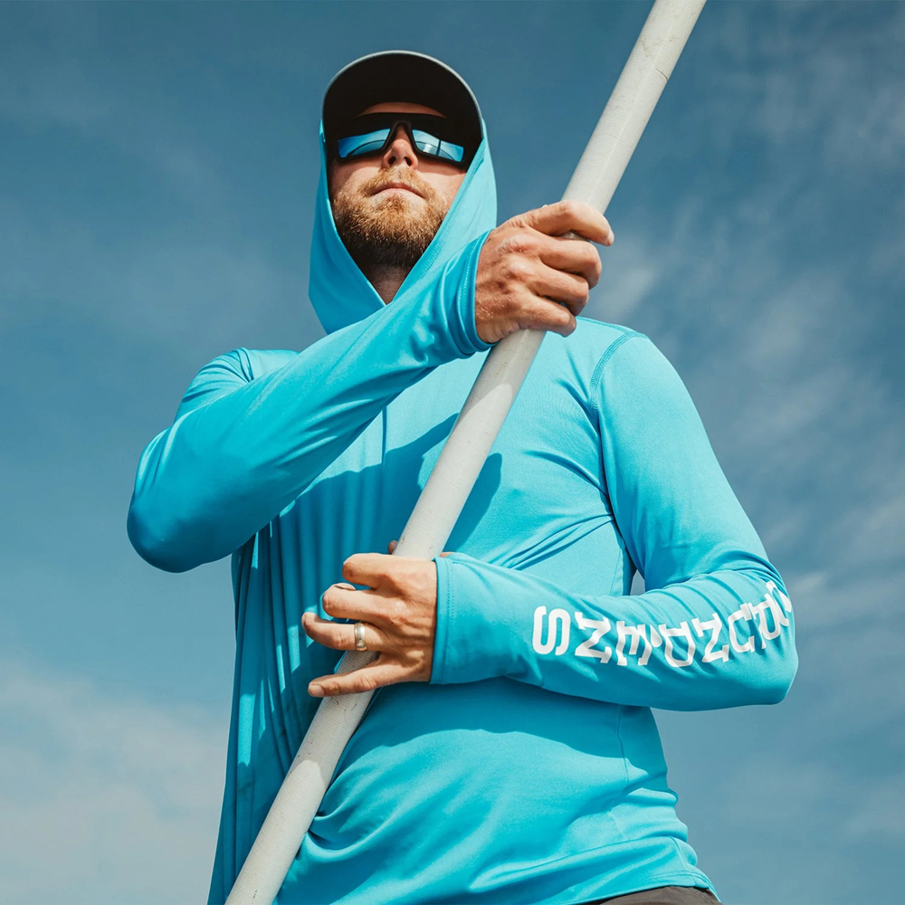 P-27589_Grundens_Tough_Sun_Hoodie_UPF_50-_Sonnenschutz_Azure_Lifestyle_8