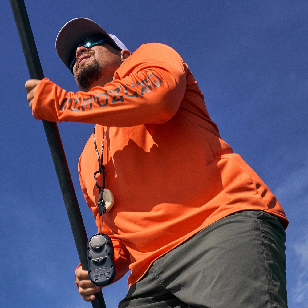 P-27585_Grundens_Tough_Sun_Crew_Shirt_UPF_50-_Sonnenschutz_red_orange_Lifestyle_7