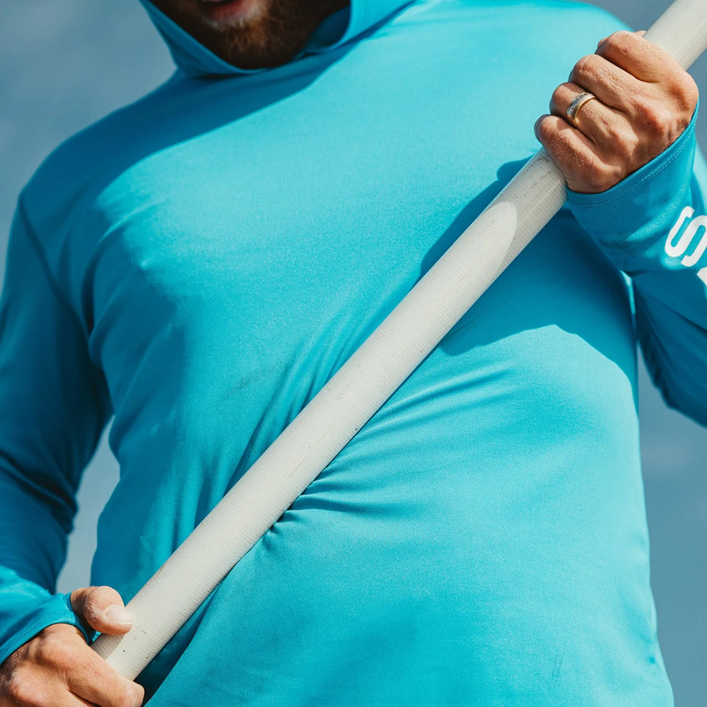 P-27589_Grundens_Tough_Sun_Hoodie_UPF_50-_Sonnenschutz_Azure_Lifestyle_10