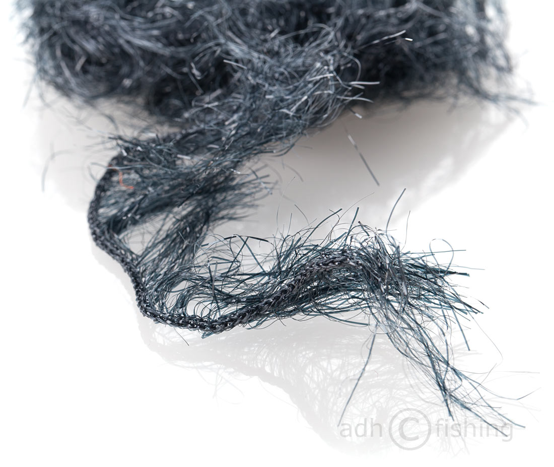long-ice-hackle-chenille-detail-hi