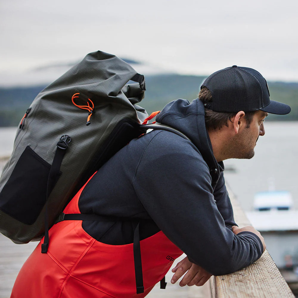 P-27665_Grundens_Wayward_Roll_Top_Backpack_38L_Rucksack_Anchor_Lifestyle_5 Example