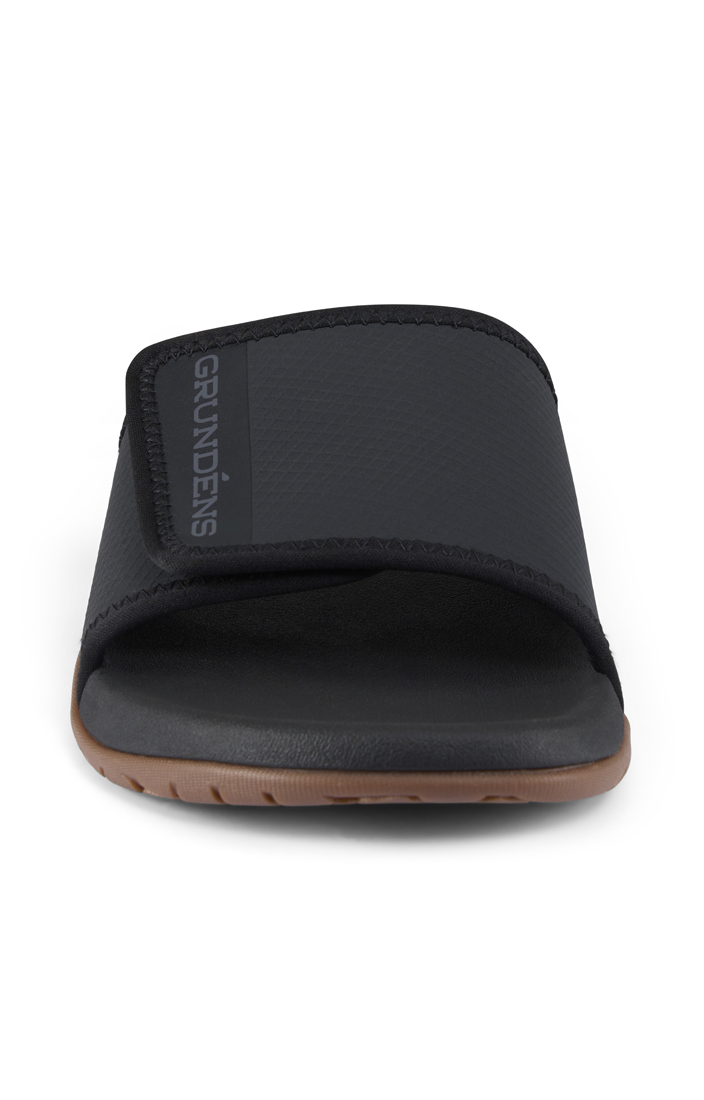 P-27650_Grundens_Eddyline_Slide_Sandale_Black_3