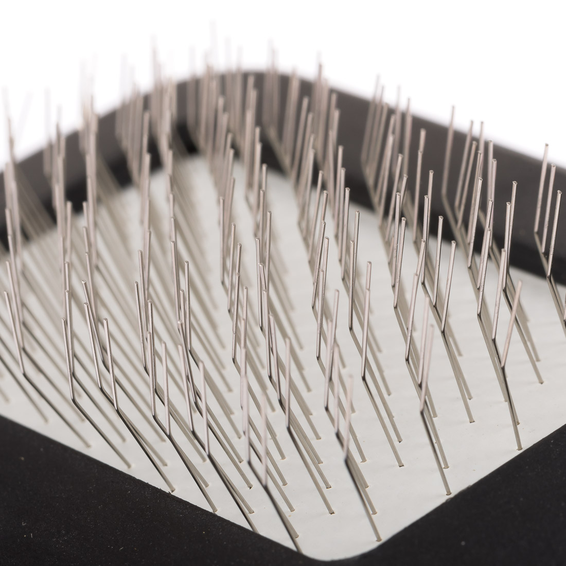 future-fly-skin-hair-brush-black-red-2