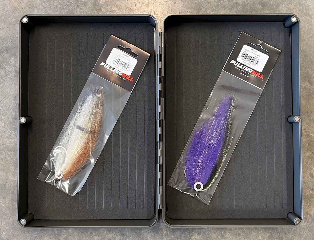 P-24244_Fulling_Mill_Streamer_MAx_Fliegendose_Rot3