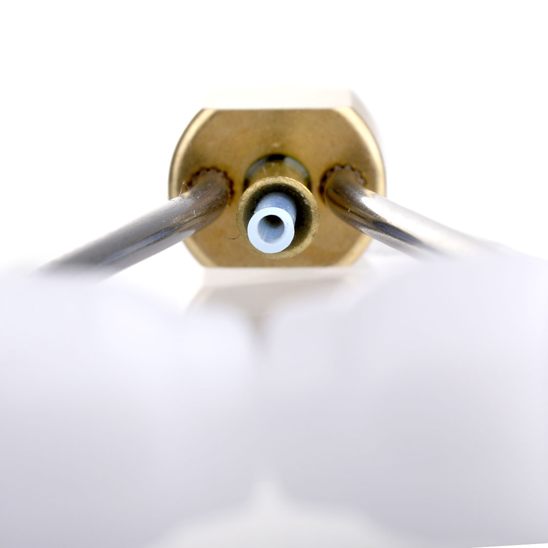 P-20919_renzetti_small-diameter_bobbin_detail