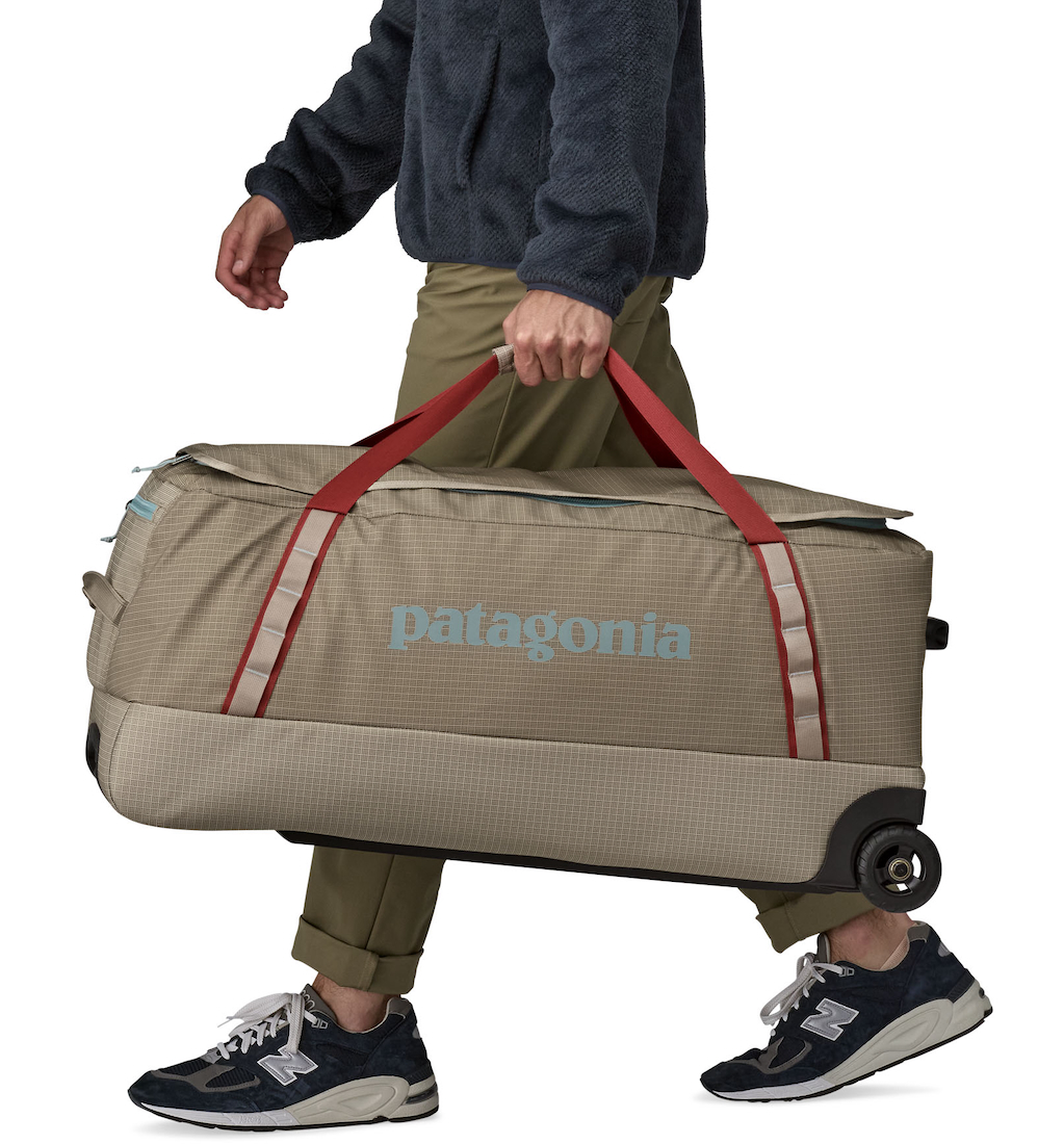 P-27397_Patagonia_Black_Hole_Wheeled_Duffel_100L_SBDY_4