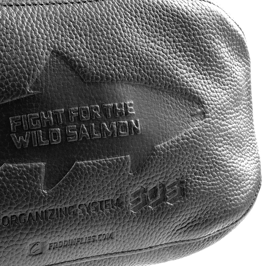 P-23465_Fro-din-Flies-Wild-Salmon-Leather-Pack-Tasche-Large_detail-3