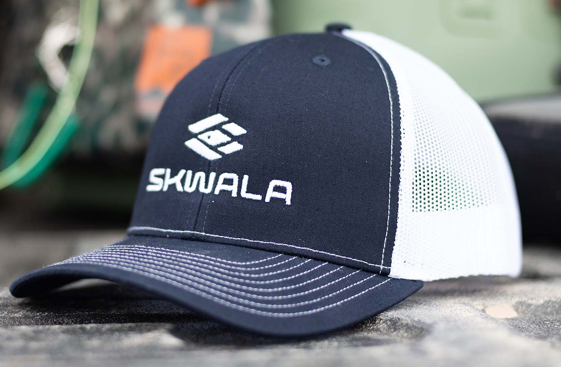 SKWALA Icon Mid Trucker Kappe Navy White