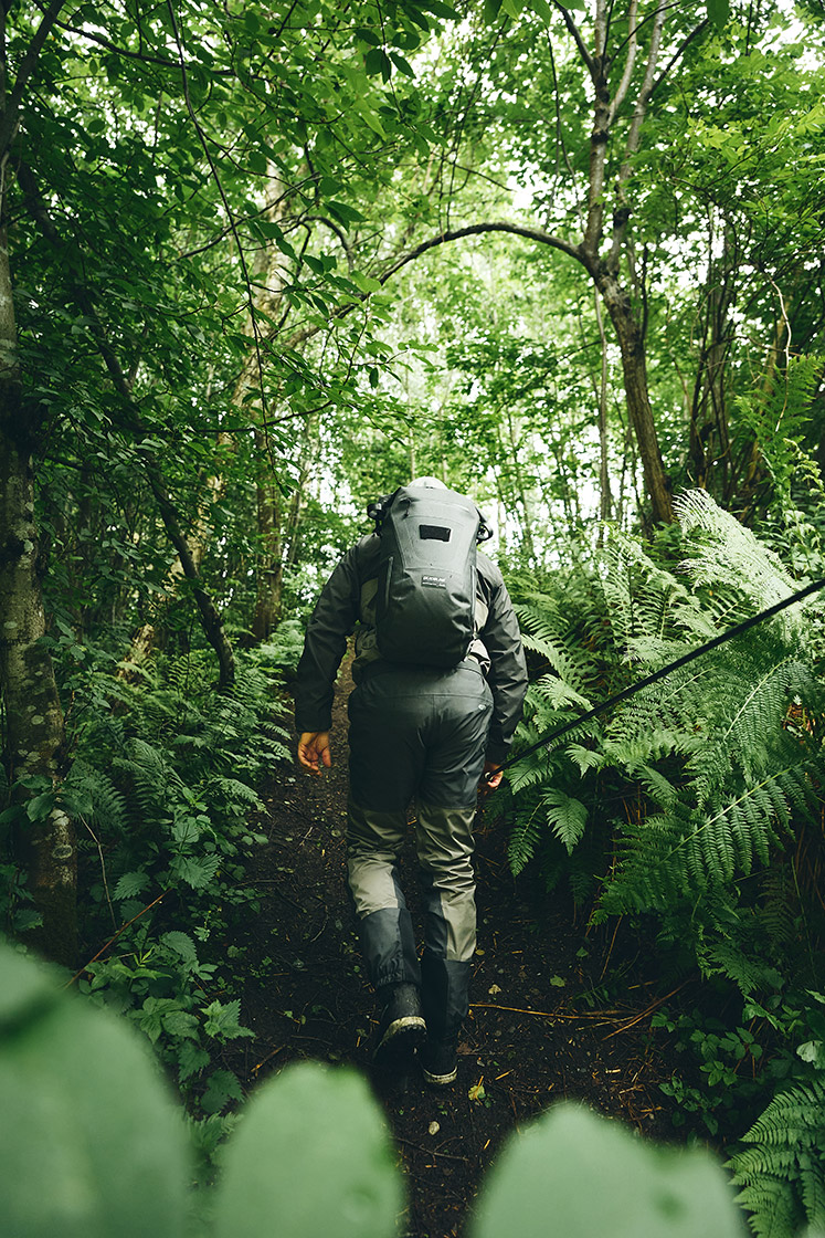 P-27886_Guideline_Experience_Waterproof_Rolltop_21_Backpack_11