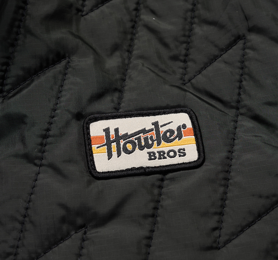 media/image/P-26023_Howler_Brothers_Voltage_Quilted_Ultra_Light_PrimaLoft_Jacket_Black_3.jpg