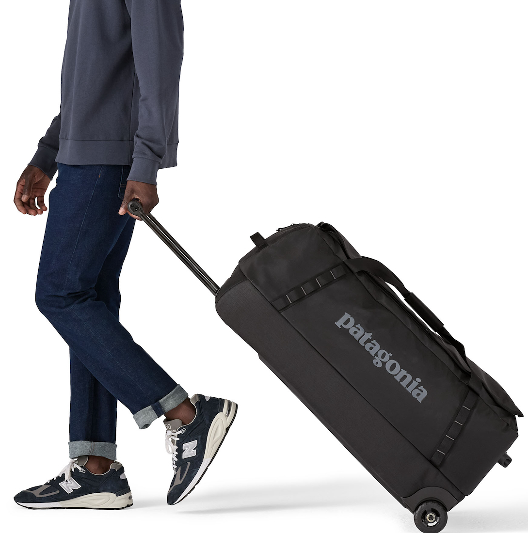 P-27406_Patagonia_Black_Hole_Duffel_Wheeled_100L_BLK_2