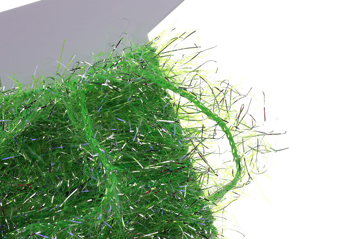 P-27126_Fulling_Mill_Streamer_Straggle_Chenille_Metallic_Silver_12mm_Detail