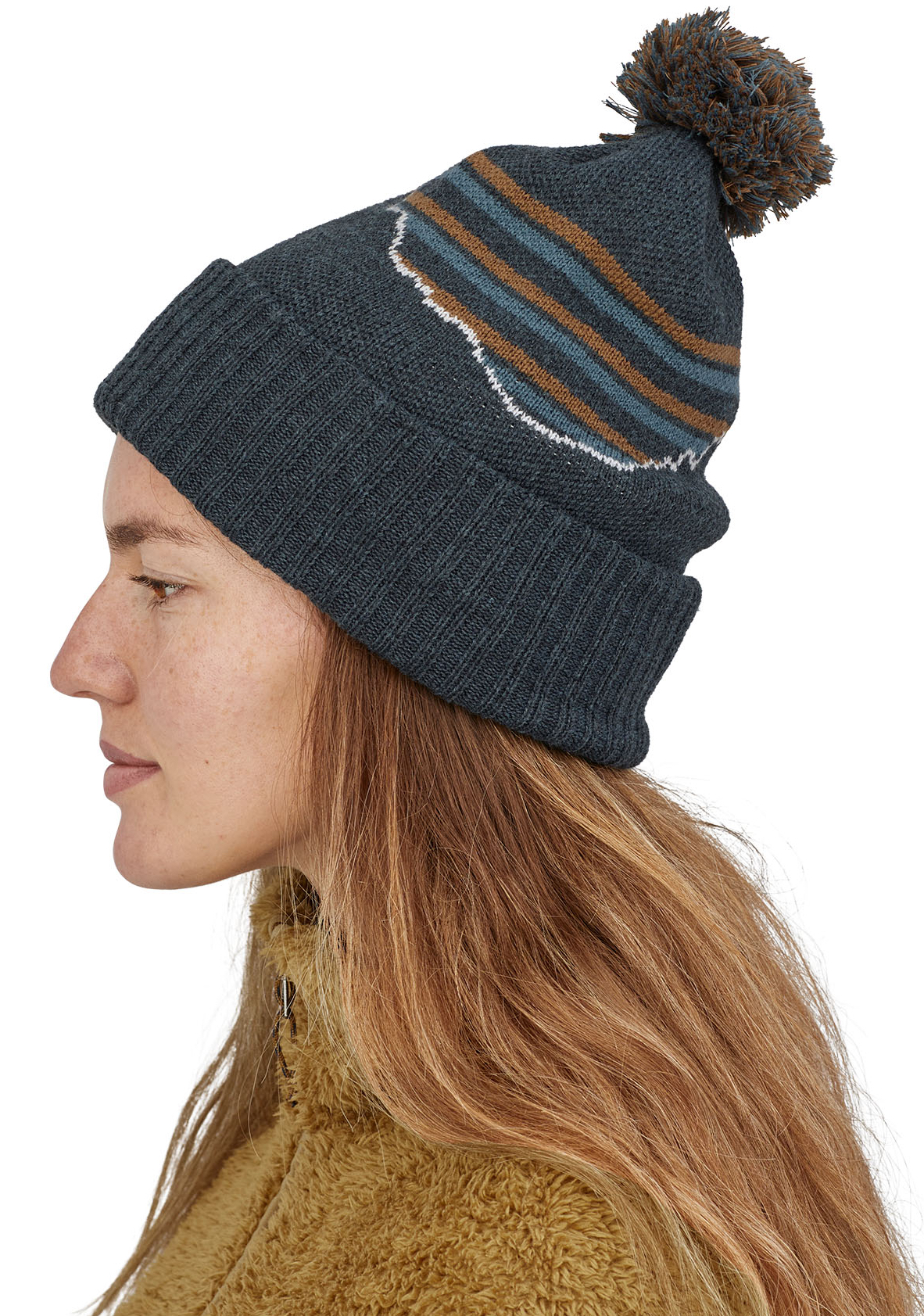 P-22779_Patagpnia_Powder_Town_Beanie_FISS_2