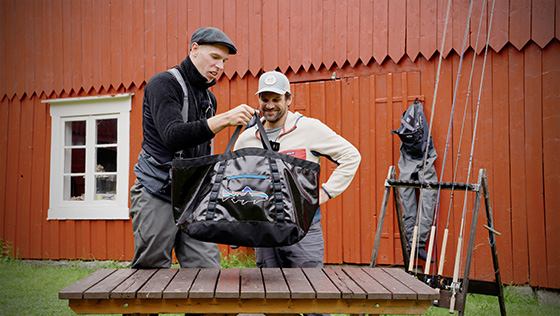 Patagonia black hole best sale tote